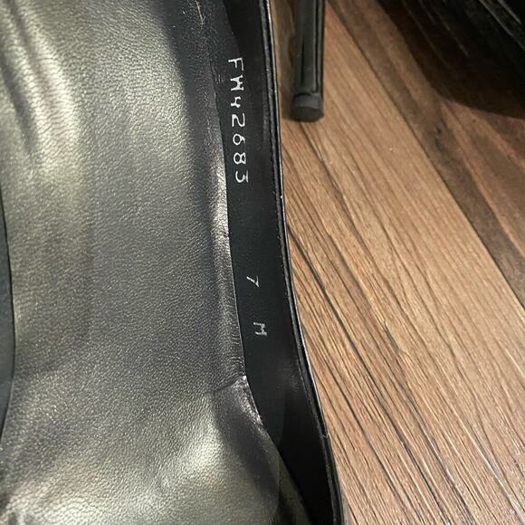 Stuart Weitzman sz 7 patent leather heels - Picture 8 of 8